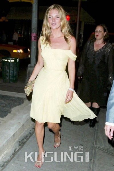 Kate Moss߳ʱ20 ɸƵĴ