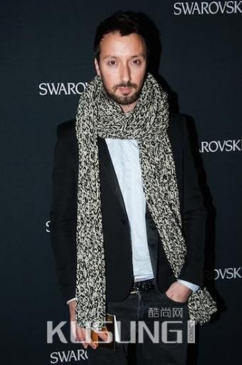 ������-�߿����嵣��Versus�����ܼ�