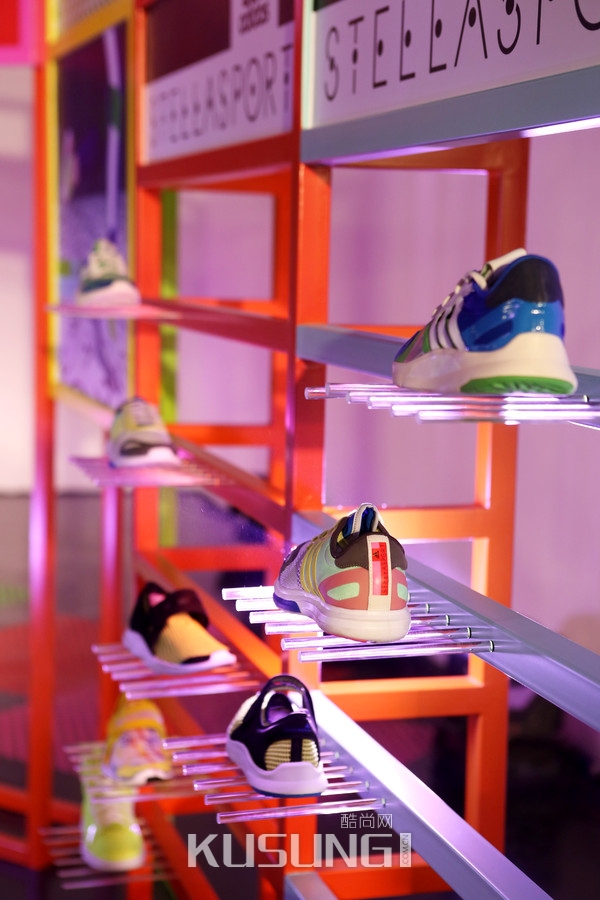 ϴ˹ȫϵadidas StellaSport