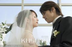 ���飺�ձ�Ů���ڼ���Լ��Ž���
