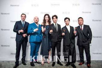 ����������ʫ����������չ��վ��½����