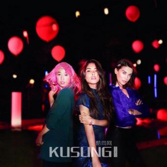 ���ʷ׳� �ҳ���ɫ �������۾�Ůʿ����ˮ��ҫ����